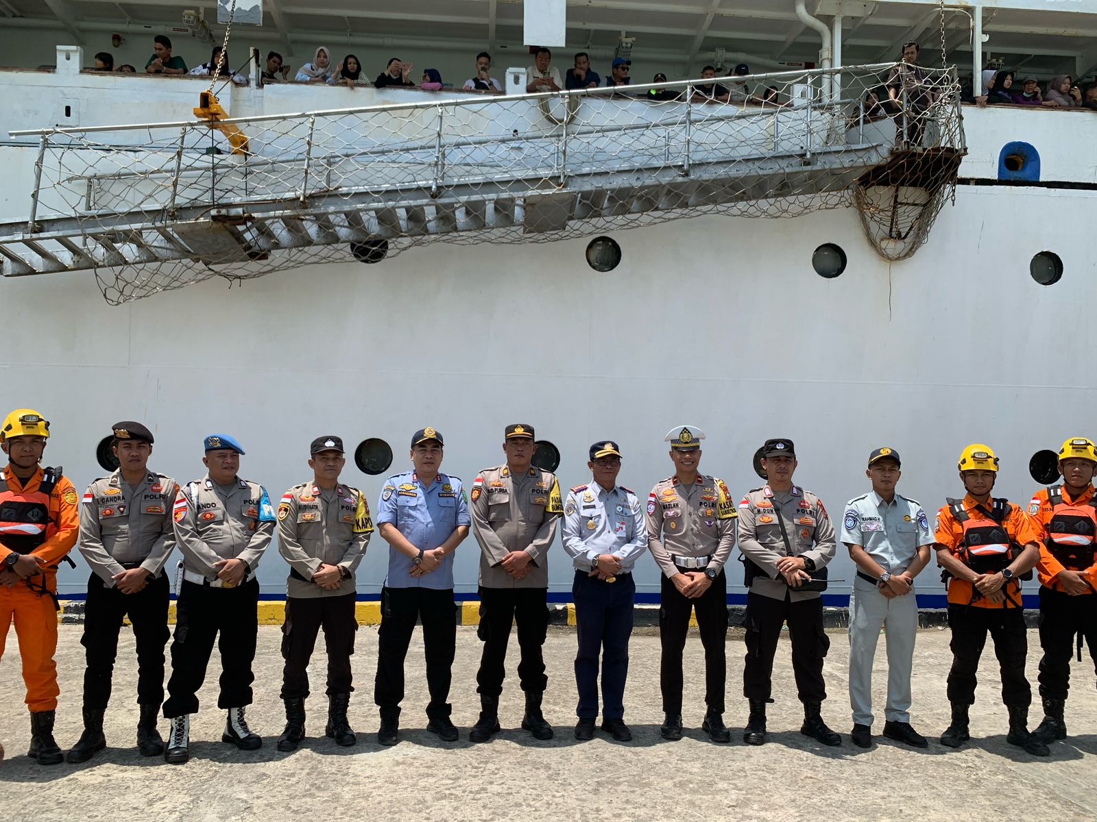 Polres Natuna Tingkatkan Pengamanan dan Pelayanan demi Kenyamanan dan Keselamatan Penumpang Kapal
