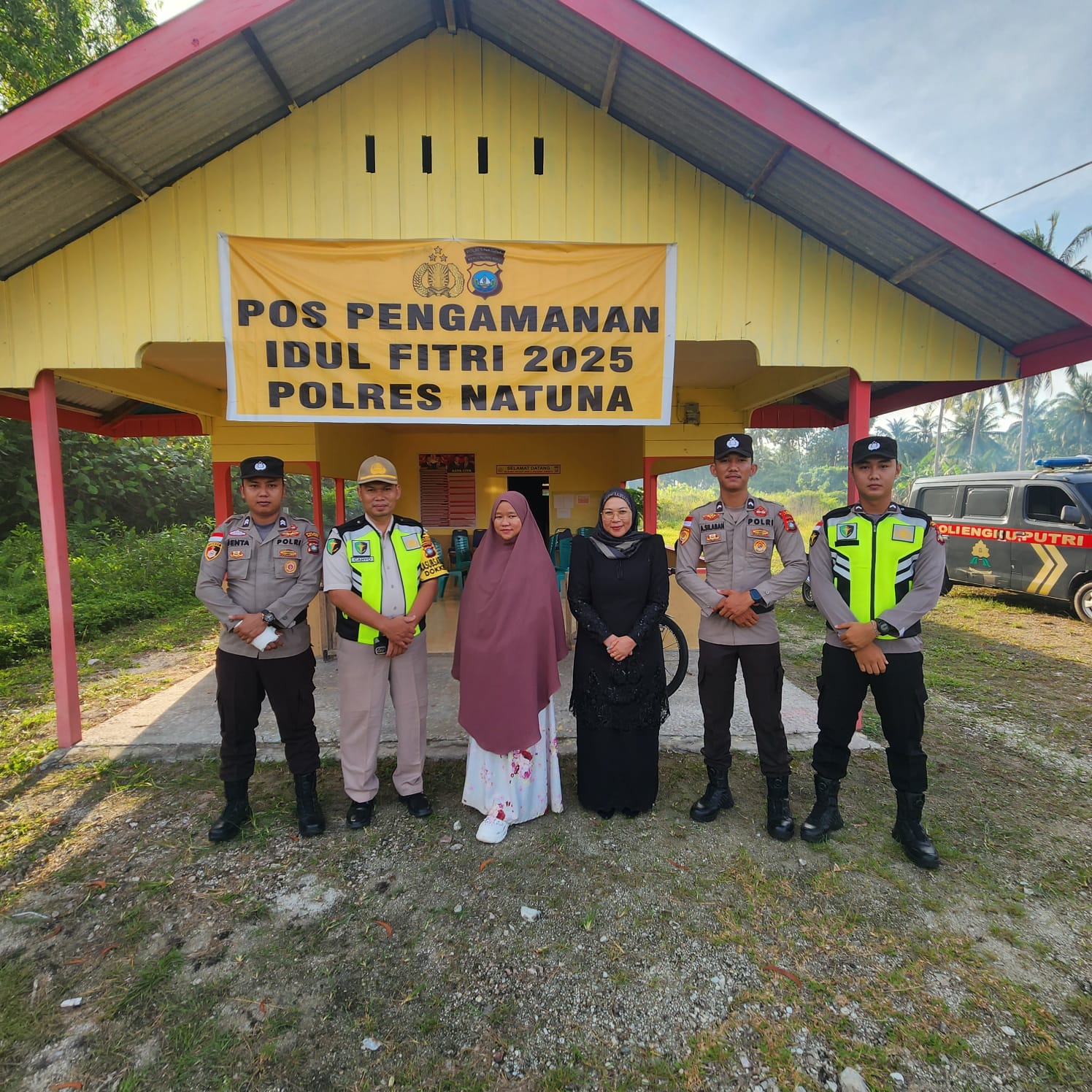 Polres Natuna Gelar Patroli dan Layanan Kesehatan di Pantai Tanjung Wujudkan  Libur Idul Fitri Yang Aman dan Nyaman