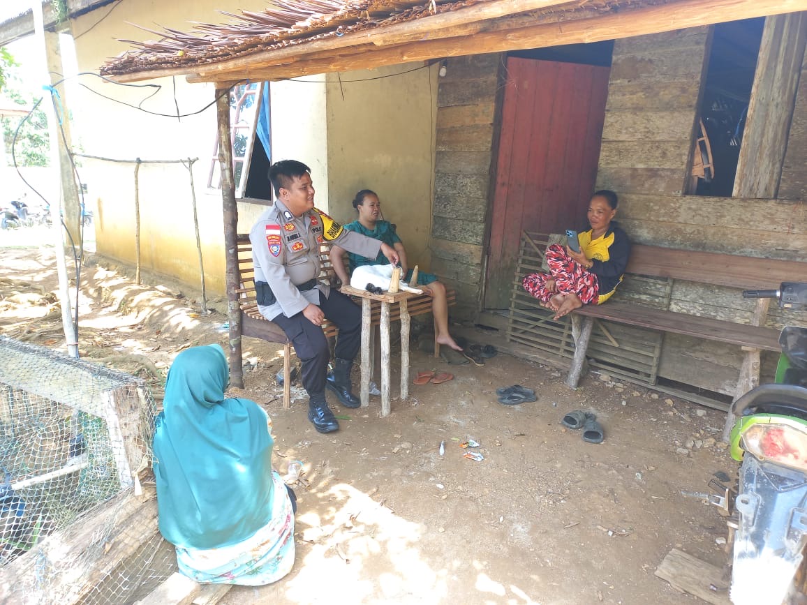 Bhabinkamtibmas Polsek Bunguran Barat Laksanakan Sambang Door to Door di Desa Semedang